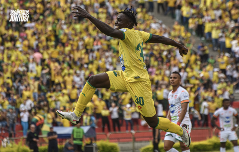 Bucaramanga sigue invicto tras vencer a Envigado y se acerca a la clasificación